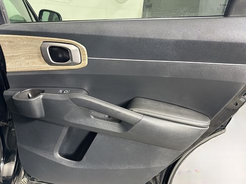 Used 2022 Kia Sorento EX w/ Panoramic Sunroof Package image 28