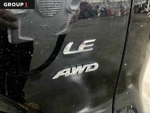 Used 2022 Toyota Corolla Cross LE w/ Moonroof Package image 9