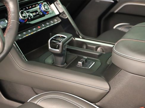 Used 2024 GMC Sierra 1500 AT4X image 17