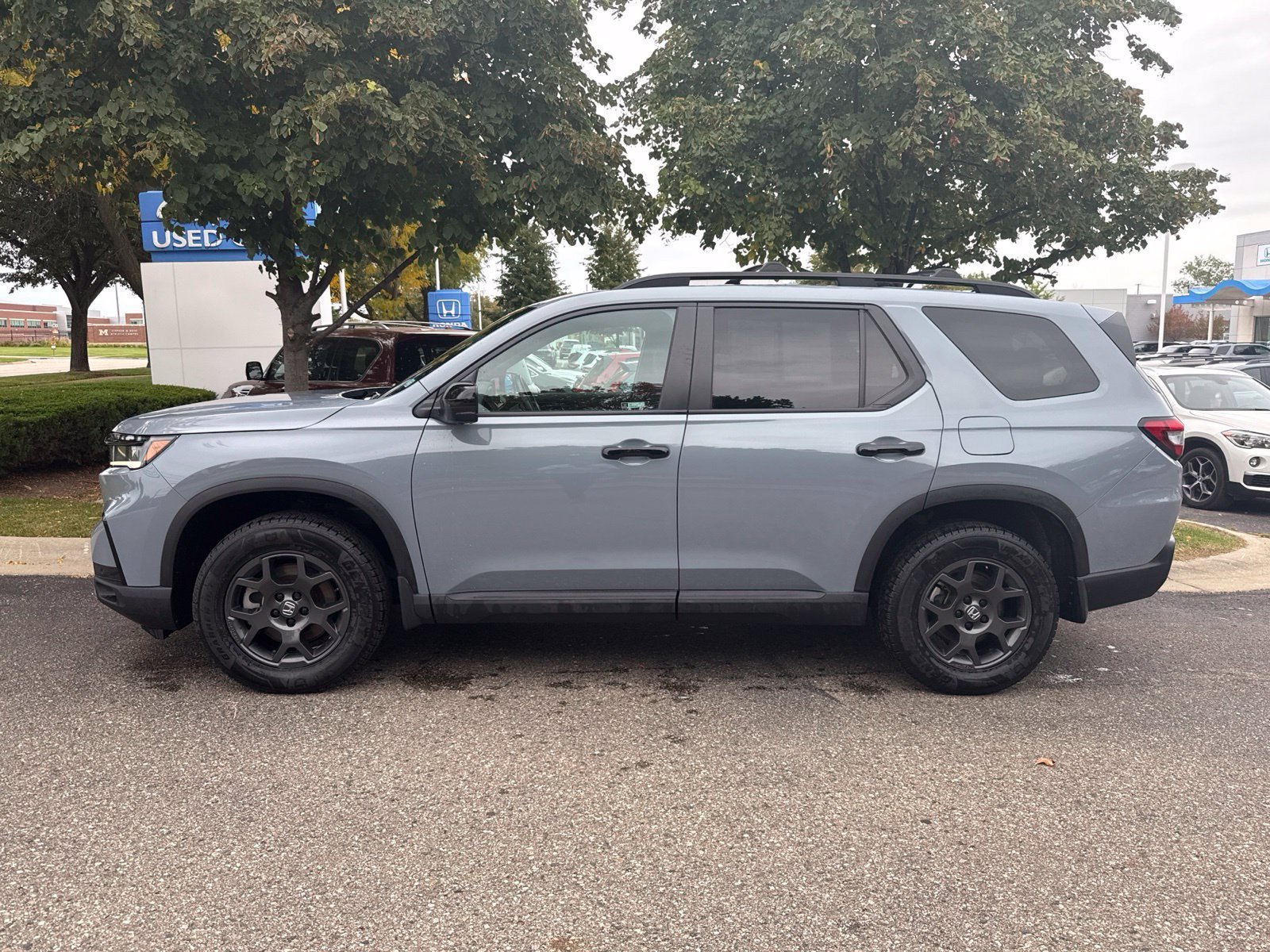 Used 2024 Honda Pilot TrailSport image 2