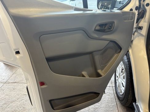 Used 2016 Ford Transit 250 130 Low Roof image 18