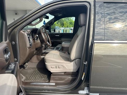 Used 2022 Chevrolet Silverado 2500 LTZ w/ LTZ Convenience Package AWD/4WD image 3