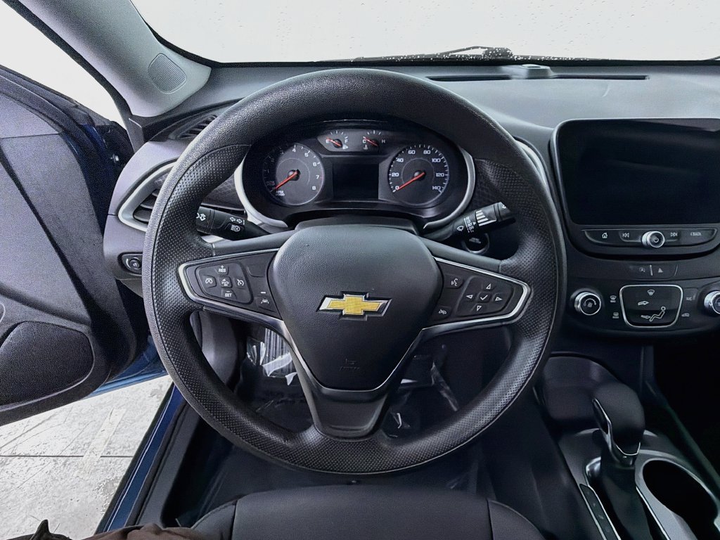 Used 2025 Chevrolet Malibu LS FWD image 11