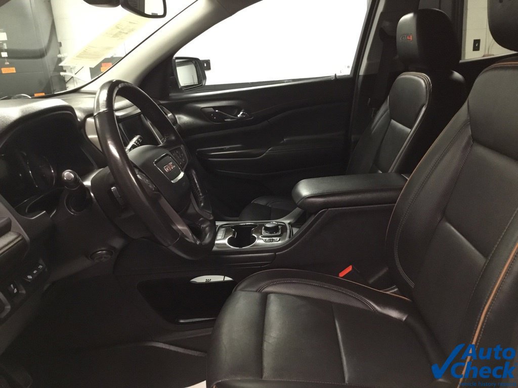 Used 2022 GMC Acadia AT4 w/ Technology Package AWD/4WD image 25