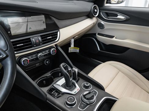 Used 2023 Alfa Romeo Giulia Lusso w/ Quick Order Package 22Z Lusso image 22