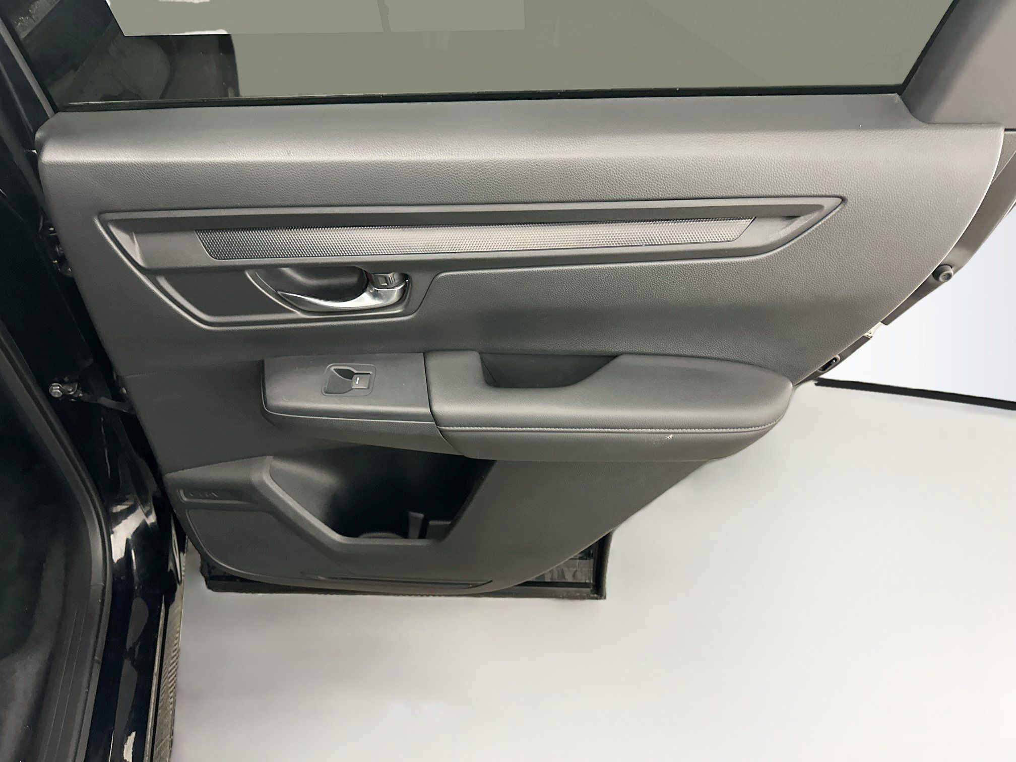 Used 2025 Honda CR-V LX image 30