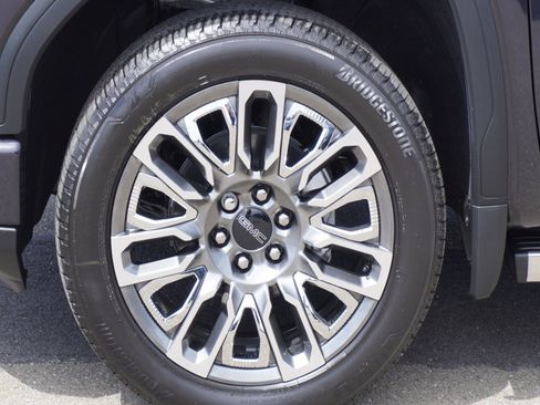Used 2025 GMC Sierra 1500 Denali Ultimate AWD/4WD image 7