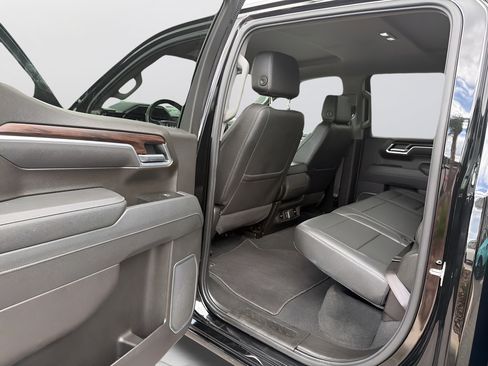 Used 2026 GMC Sierra 1500 SLT AWD/4WD image 19