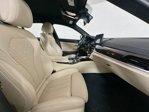 Used 2023 BMW 530i xDrive w/ Premium Package image 33