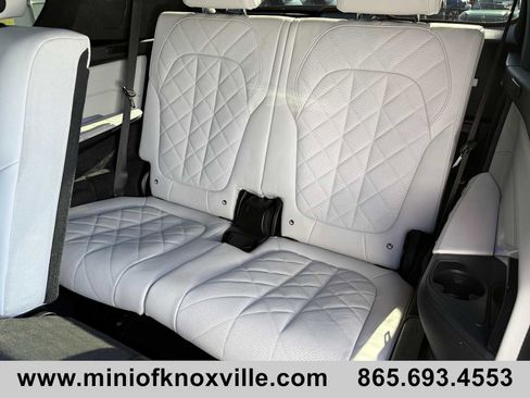 Used 2024 BMW X7 xDrive40i w/ M Sport Package image 32