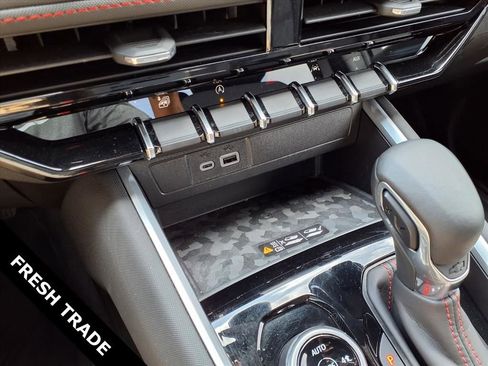 Used 2025 Chevrolet Colorado Z71 w/ Technology Package image 13