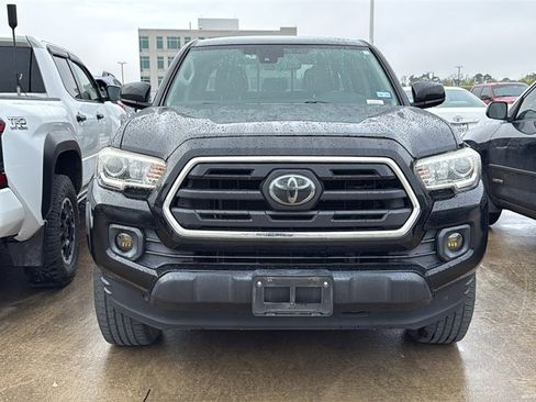 Used 2018 Toyota Tacoma SR5 image 2