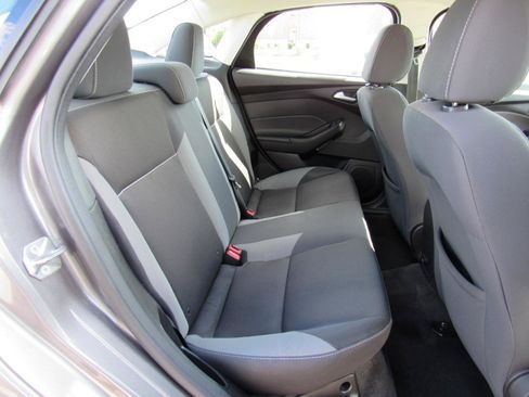 Used 2014 Ford Focus SE image 30
