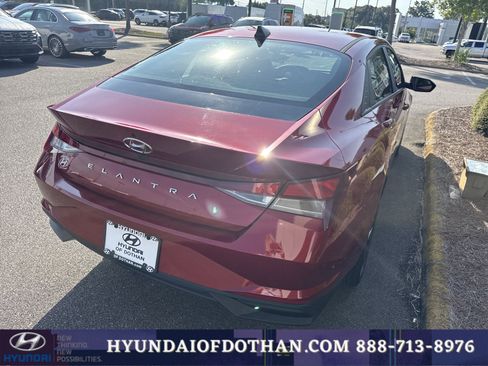 Certified 2023 Hyundai Elantra SEL w/ Convenience Package FWD image 4