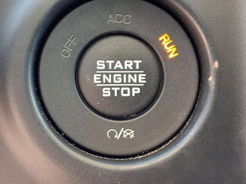 Used 2020 Jeep Gladiator Rubicon image 25