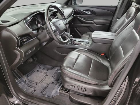 Used 2023 Chevrolet Traverse RS image 9