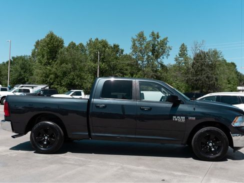 Used 2019 RAM 1500 Classic SLT RWD image 3