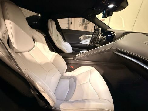 Used 2021 Chevrolet Corvette Stingray Preferred Conv w/ Z51 Performance Package RWD image 33
