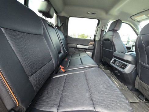 Used 2025 Ford F250 Lariat w/ Chrome Package image 15