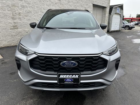 Used 2023 Ford Escape ST-Line AWD/4WD image 3