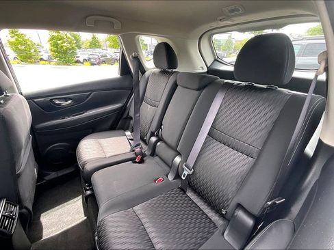 Used 2017 Nissan Rogue S AWD/4WD image 29