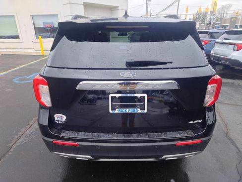 Used 2023 Ford Explorer XLT w/ Equipment Group 202A AWD/4WD image 4