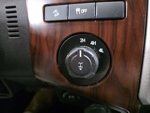 Used 2015 Ford F350 Lariat w/ Chrome Package image 60