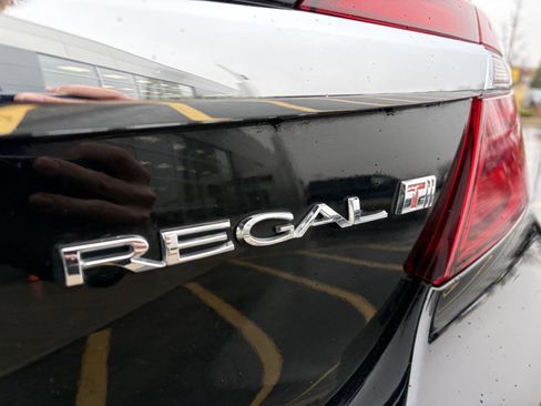 Used 2017 Buick Regal Sport Touring image 7