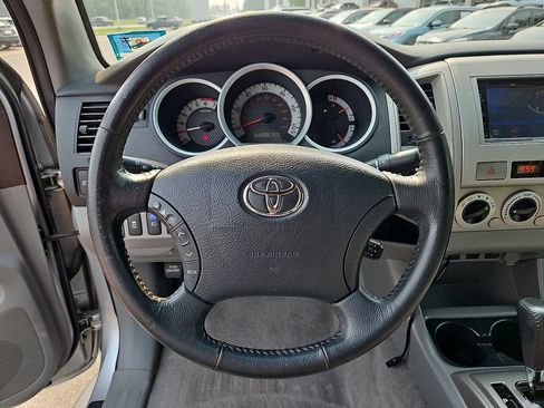 Used 2011 Toyota Tacoma 4x4 Double Cab w/ SR5 Pkg #2 image 19