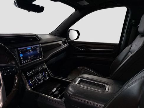 Used 2021 GMC Yukon Denali w/ Denali Premium Package image 26