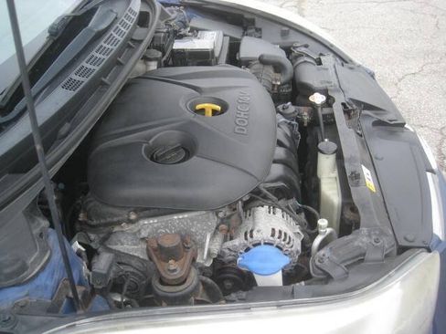 Used 2016 Hyundai Elantra SE FWD image 28