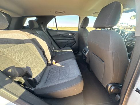 Used 2023 Chevrolet Equinox LT w/ Driver Convenience Package image 17