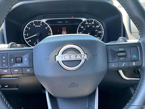 Used 2025 Nissan Rogue SV AWD/4WD image 17
