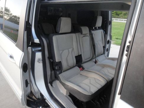 Used 2015 Ford Transit Connect XLT FWD image 17