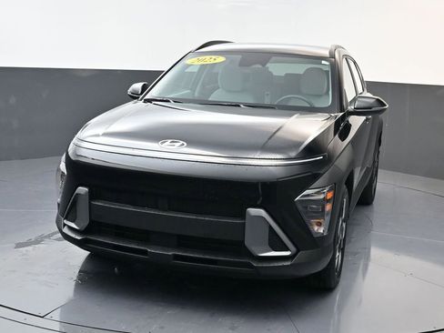Certified 2025 Hyundai Kona SEL image 8