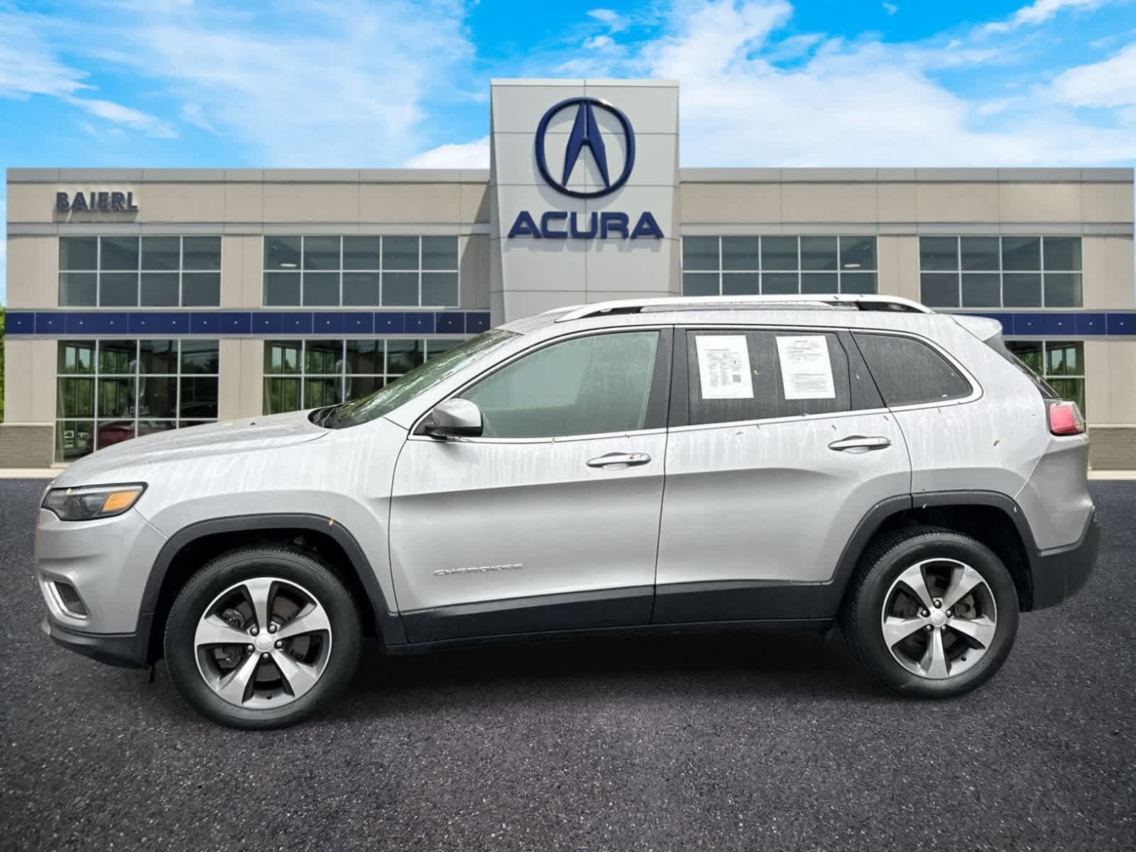 Used 2019 Jeep Cherokee Limited AWD/4WD image 2