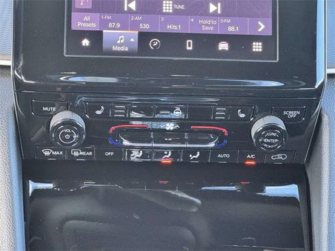 New 2025 Jeep Grand Cherokee L Laredo w/ Luxury Tech Group I image 5