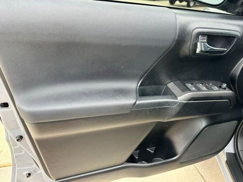 Used 2021 Toyota Tacoma TRD Off-Road image 21