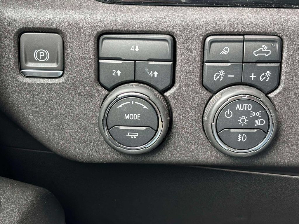 Used 2024 Chevrolet Silverado 2500 LT w/ All Star Edition AWD/4WD image 7