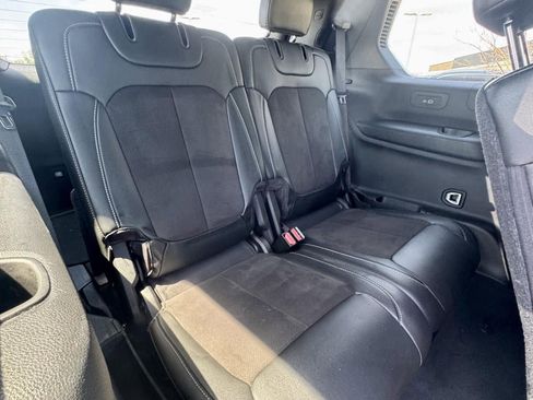 Used 2024 Jeep Grand Cherokee L Laredo AWD/4WD image 12