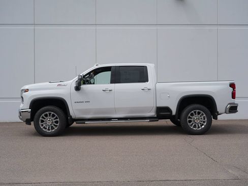 Used 2024 Chevrolet Silverado 3500 LTZ w/ LTZ Plus Package AWD/4WD image 6