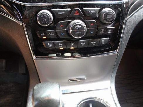 Used 2021 Jeep Grand Cherokee Trailhawk w/ Trailhawk Luxury Group image 19