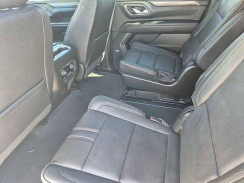 Used 2022 Chevrolet Suburban RST w/ Sport Performance Package image 13