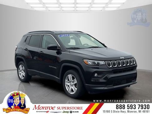 Certified 2022 Jeep Compass Latitude w/ Convenience Group image 1