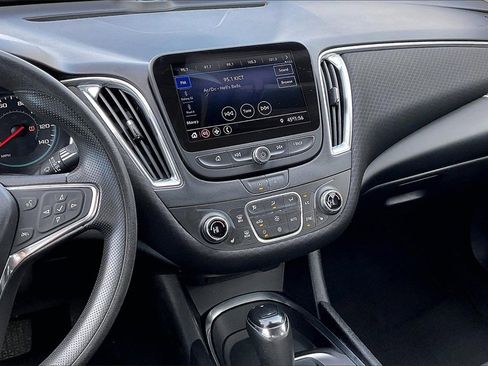 Used 2020 Chevrolet Malibu LT image 6