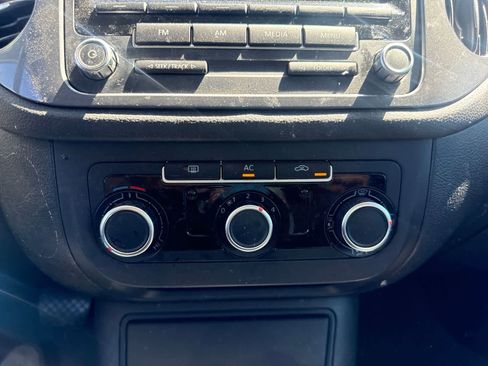 Used 2012 Volkswagen Tiguan S FWD image 25