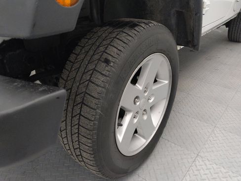 Used 2018 Jeep Wrangler Unlimited Sport S image 31