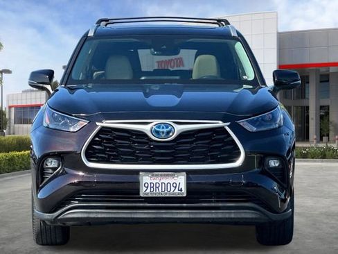 Used 2022 Toyota Highlander XLE AWD/4WD image 10