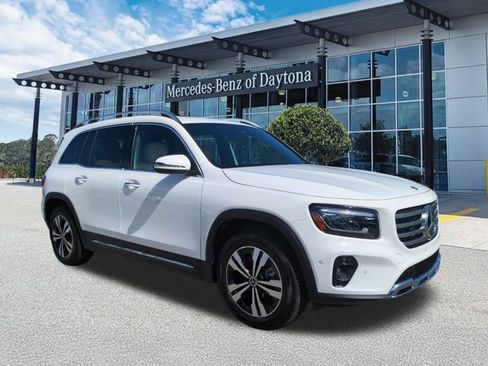 Used 2025 Mercedes-Benz GLB 250 image 2