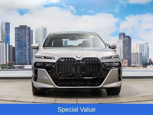 Used 2025 BMW 750e xDrive AWD/4WD image 3